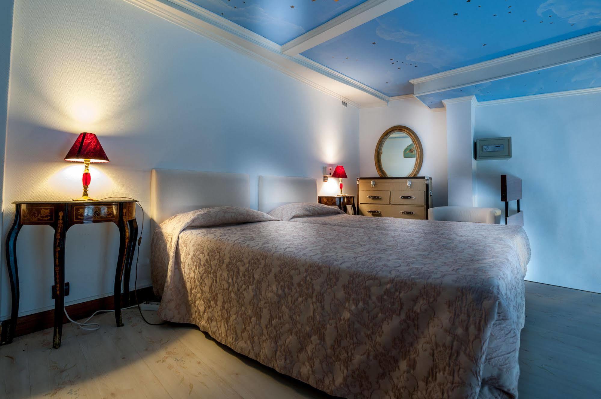 Grand Hotel Du Bel Air Paris Bagian luar foto